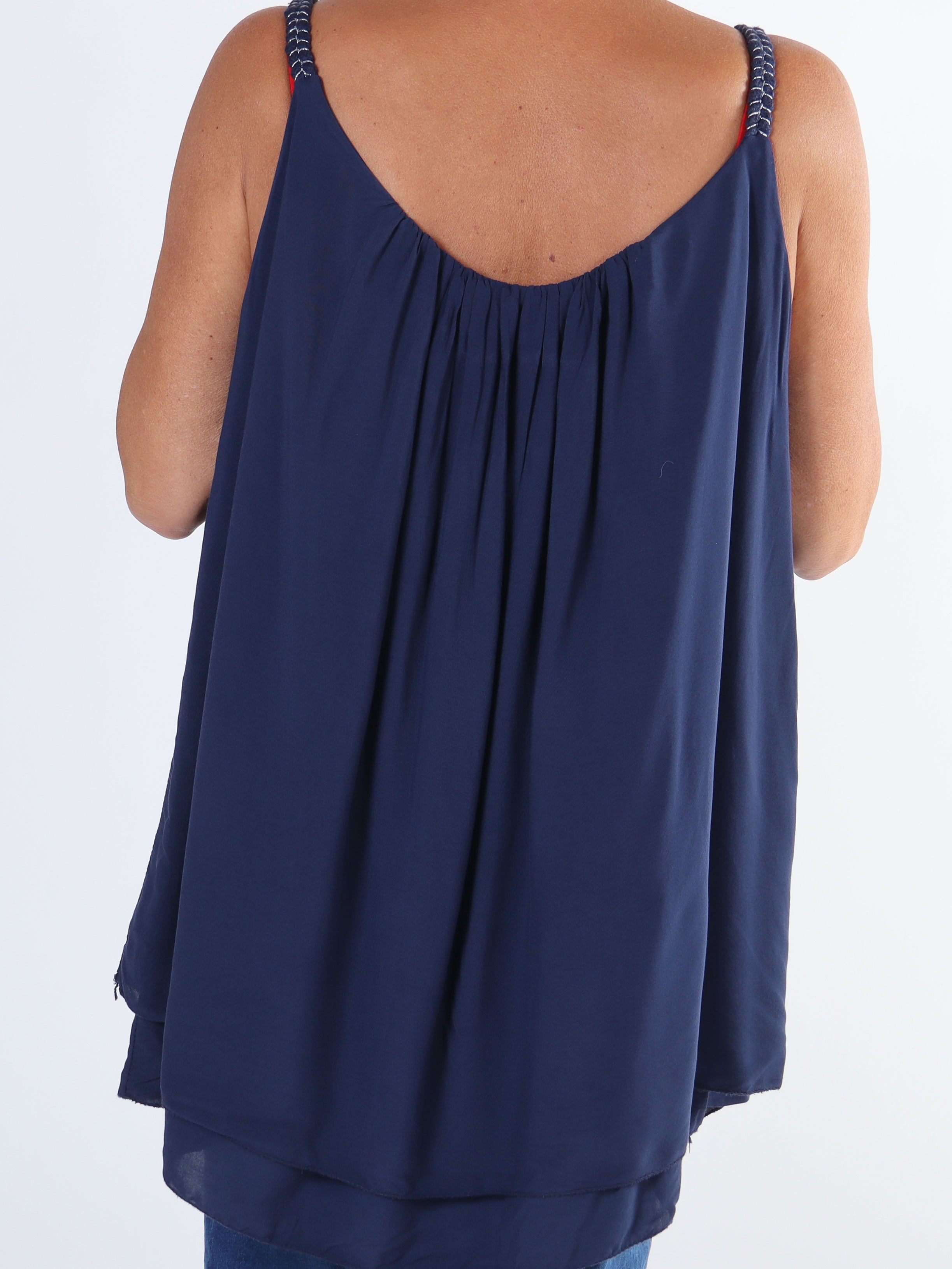 Asia - Söt viskostopp i plus size med flätade band